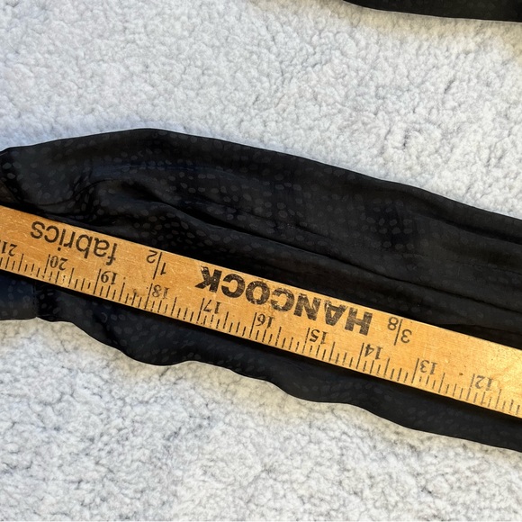 Chelsea Black Polyester Twist Front Long Sleeve V Neck Blouse Size S - Picture 8 of 13